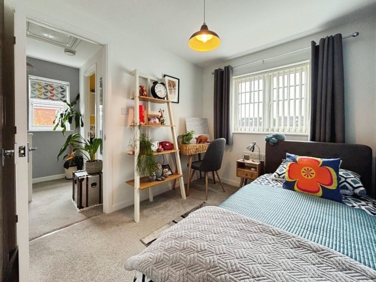 Emperor Way, Kingsnorth