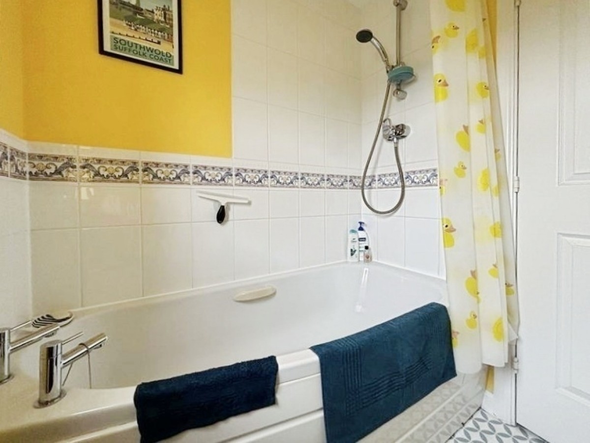 Emperor Way, Kingsnorth