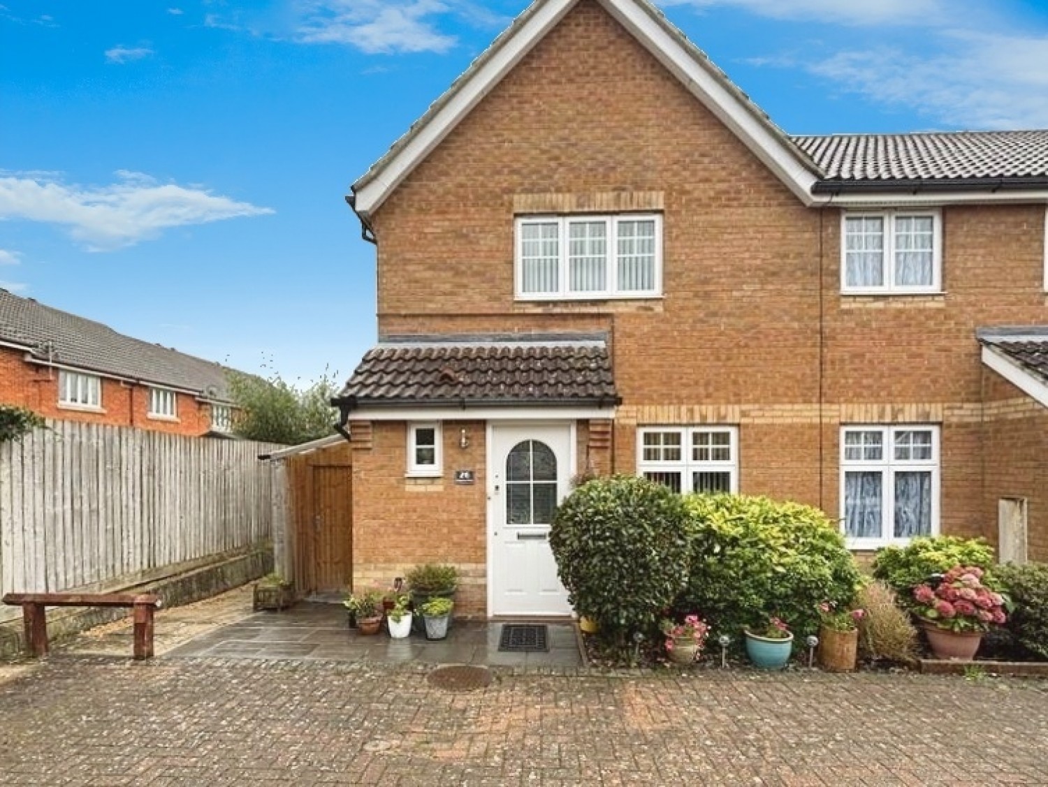 Emperor Way, Kingsnorth