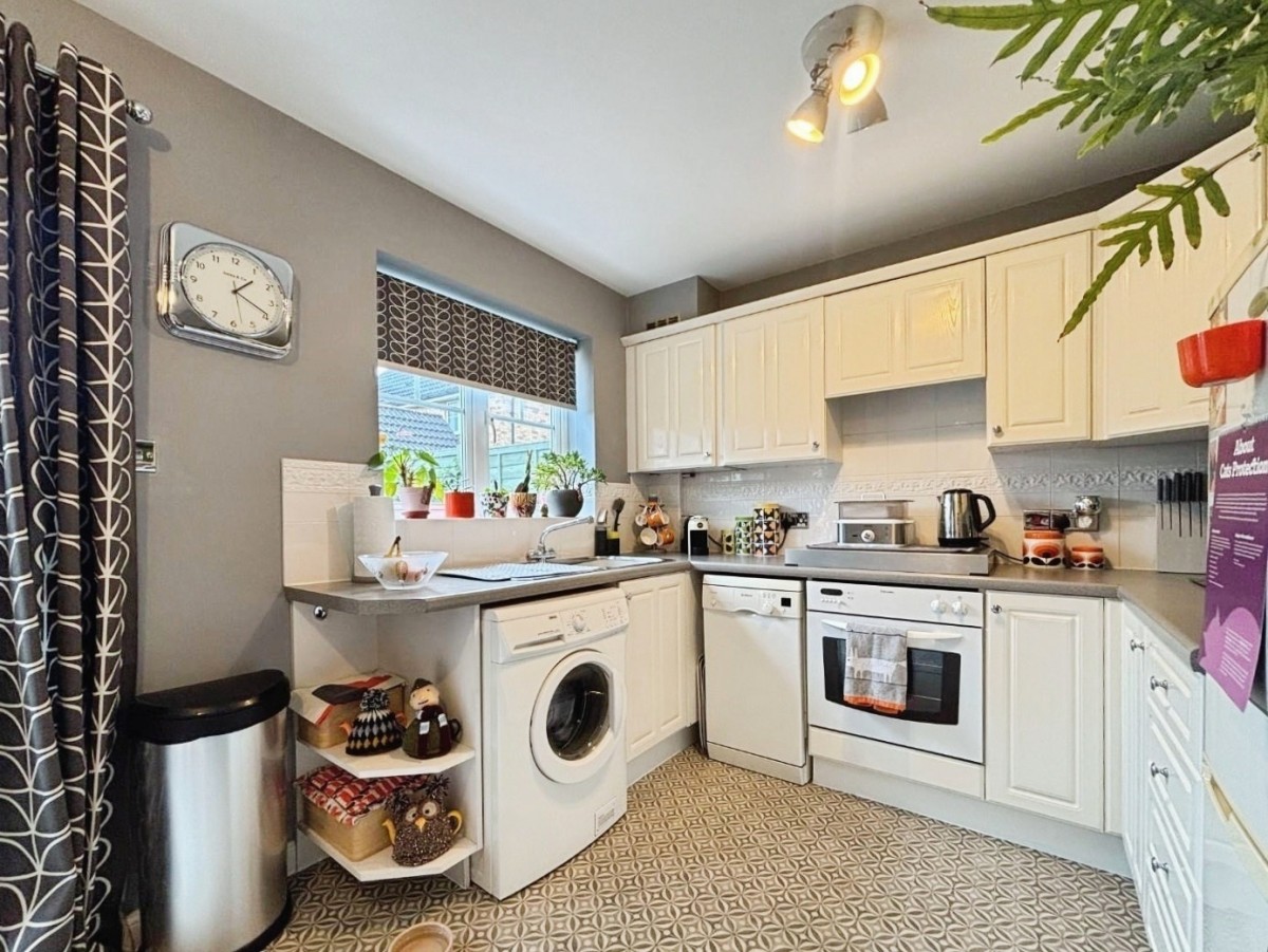 Emperor Way, Kingsnorth