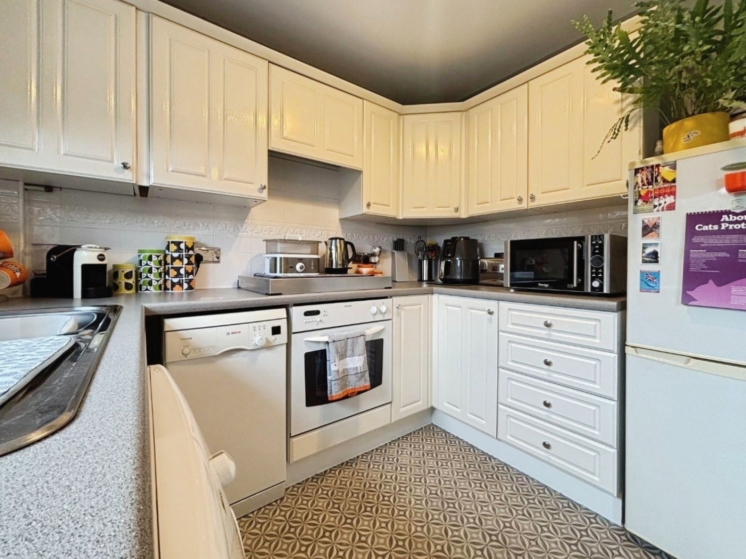 Emperor Way, Kingsnorth