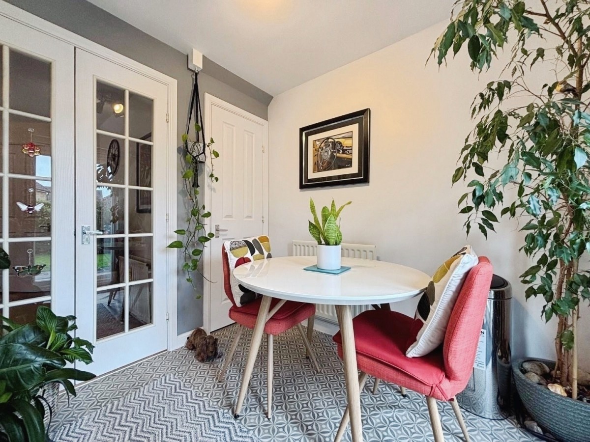 Emperor Way, Kingsnorth