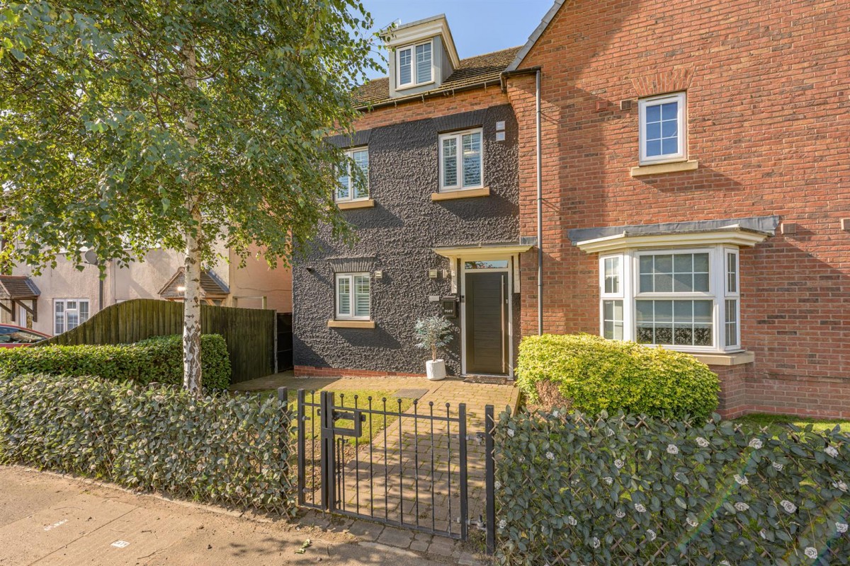 Prince Mews, Hagley, DY9 0FT