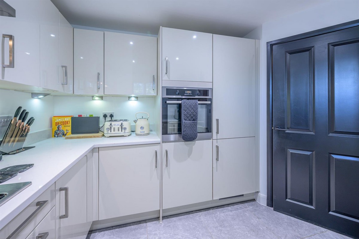 Prince Mews, Hagley, DY9 0FT