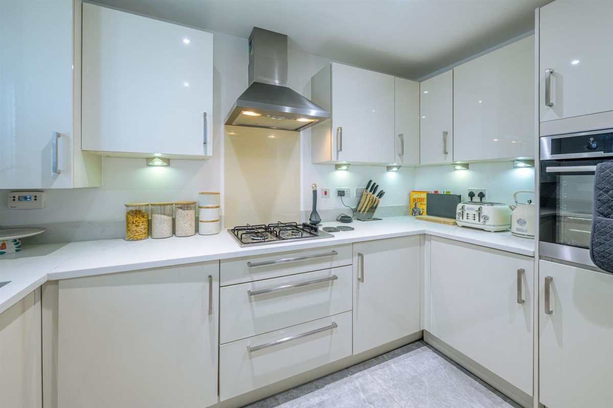 Prince Mews, Hagley, DY9 0FT