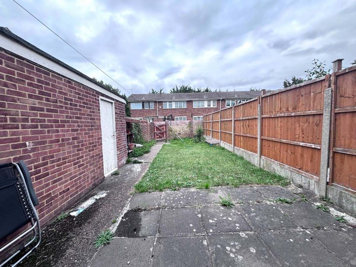 Cranford Drive, Hayes, Middlesex, UB3 4LF