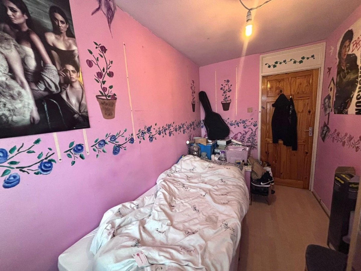 Cranford Drive, Hayes, Middlesex, UB3 4LF