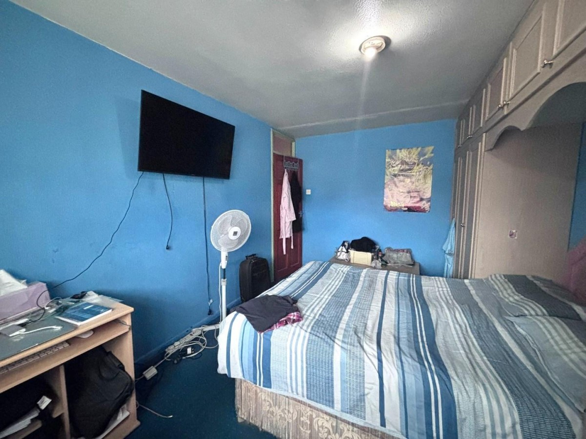 Cranford Drive, Hayes, Middlesex, UB3 4LF