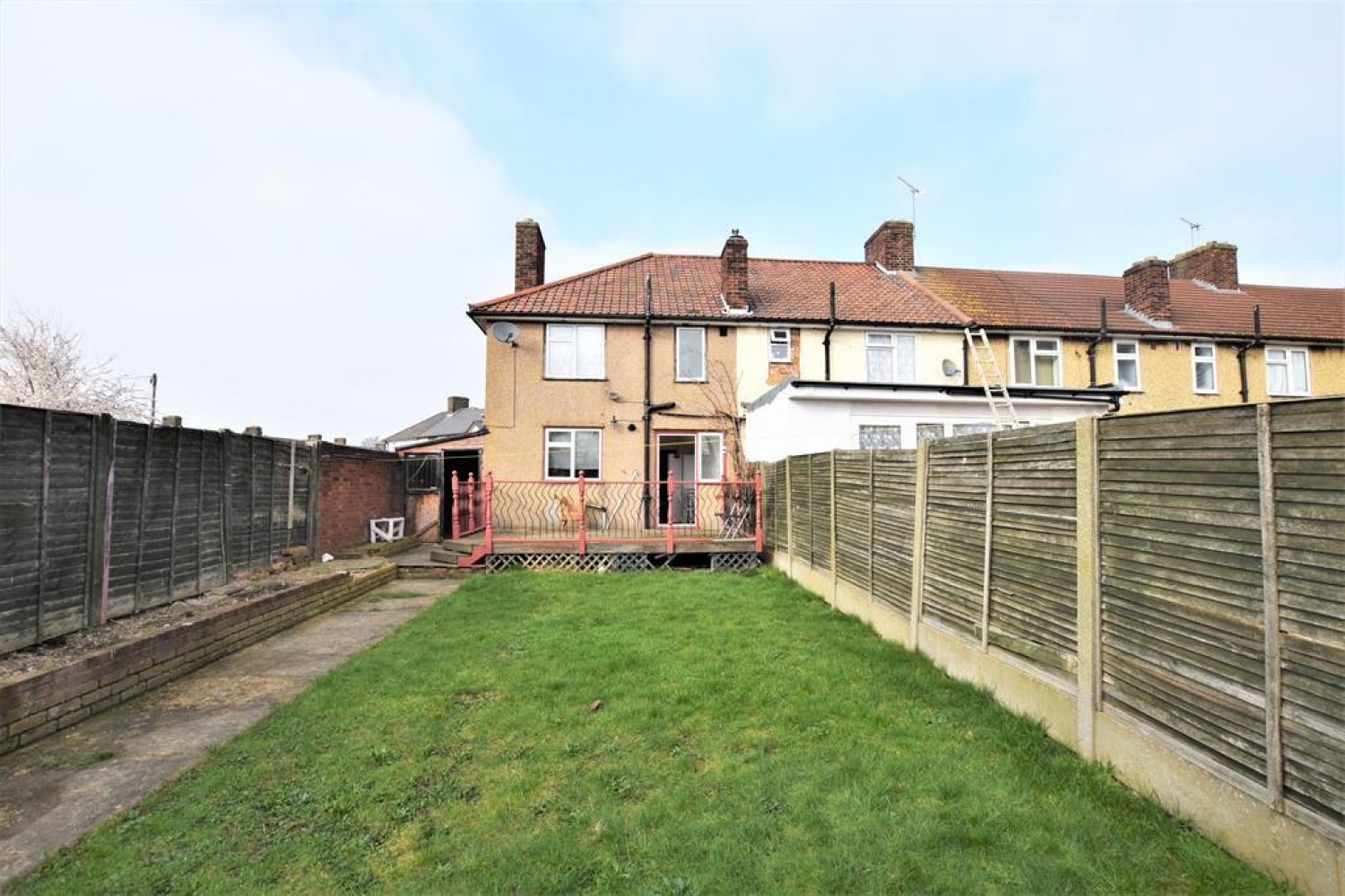 Wren Road, Dagenham, RM9