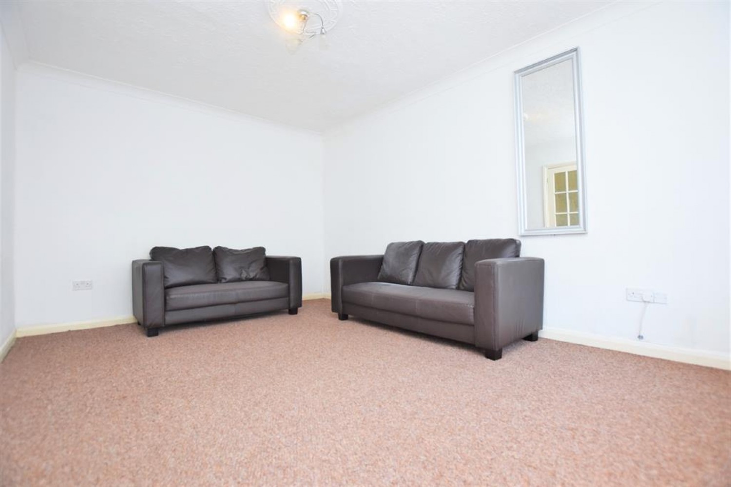 Wren Road, Dagenham, RM9
