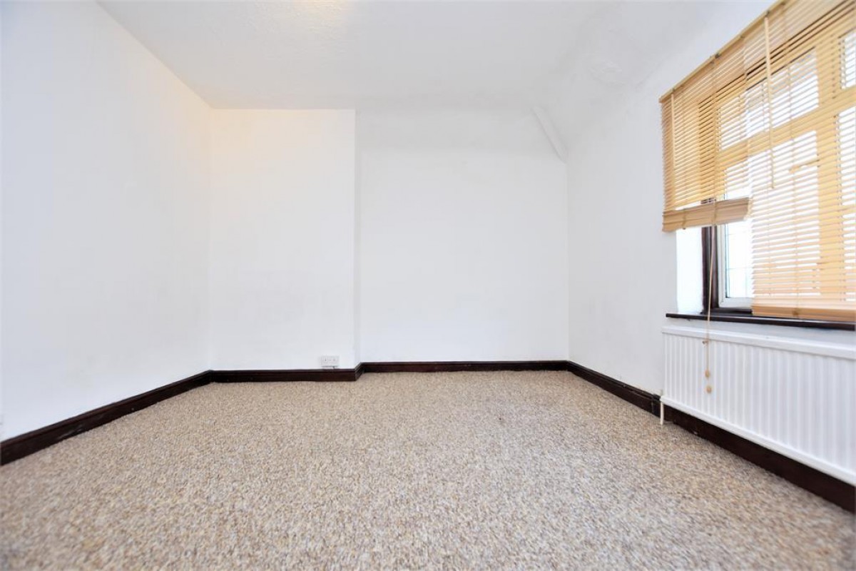 Wren Road, Dagenham, RM9