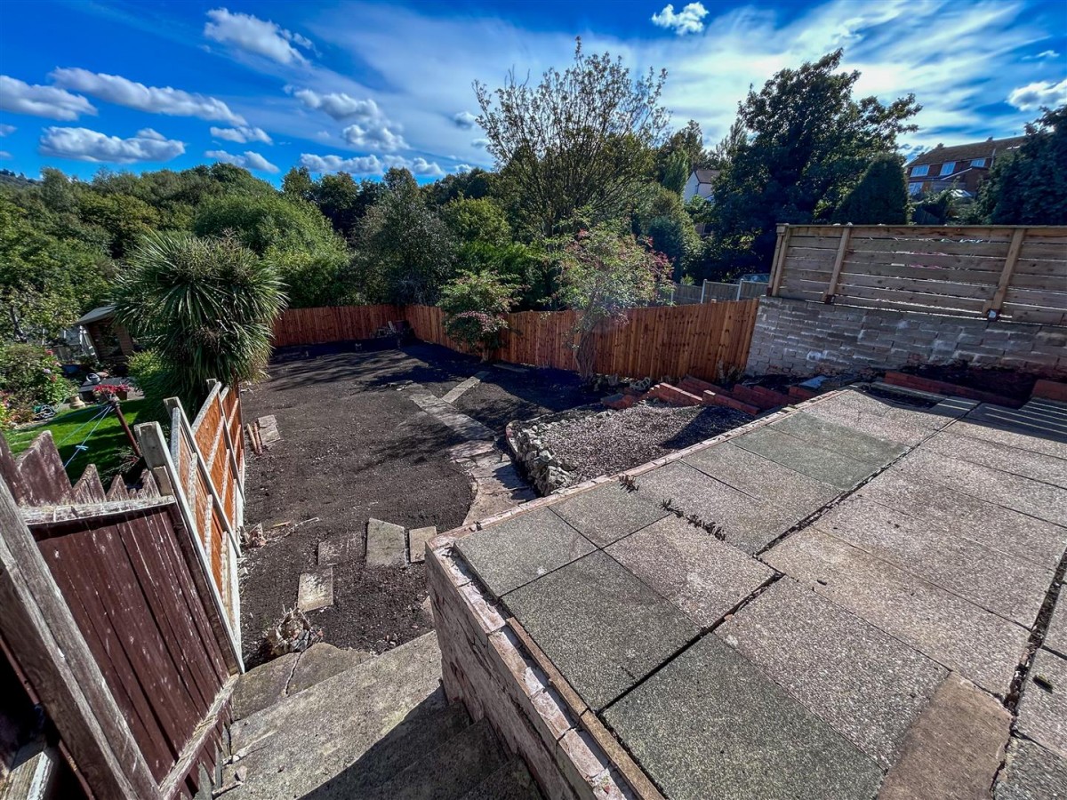 Baptist End Road, Dudley, DY2 9BU