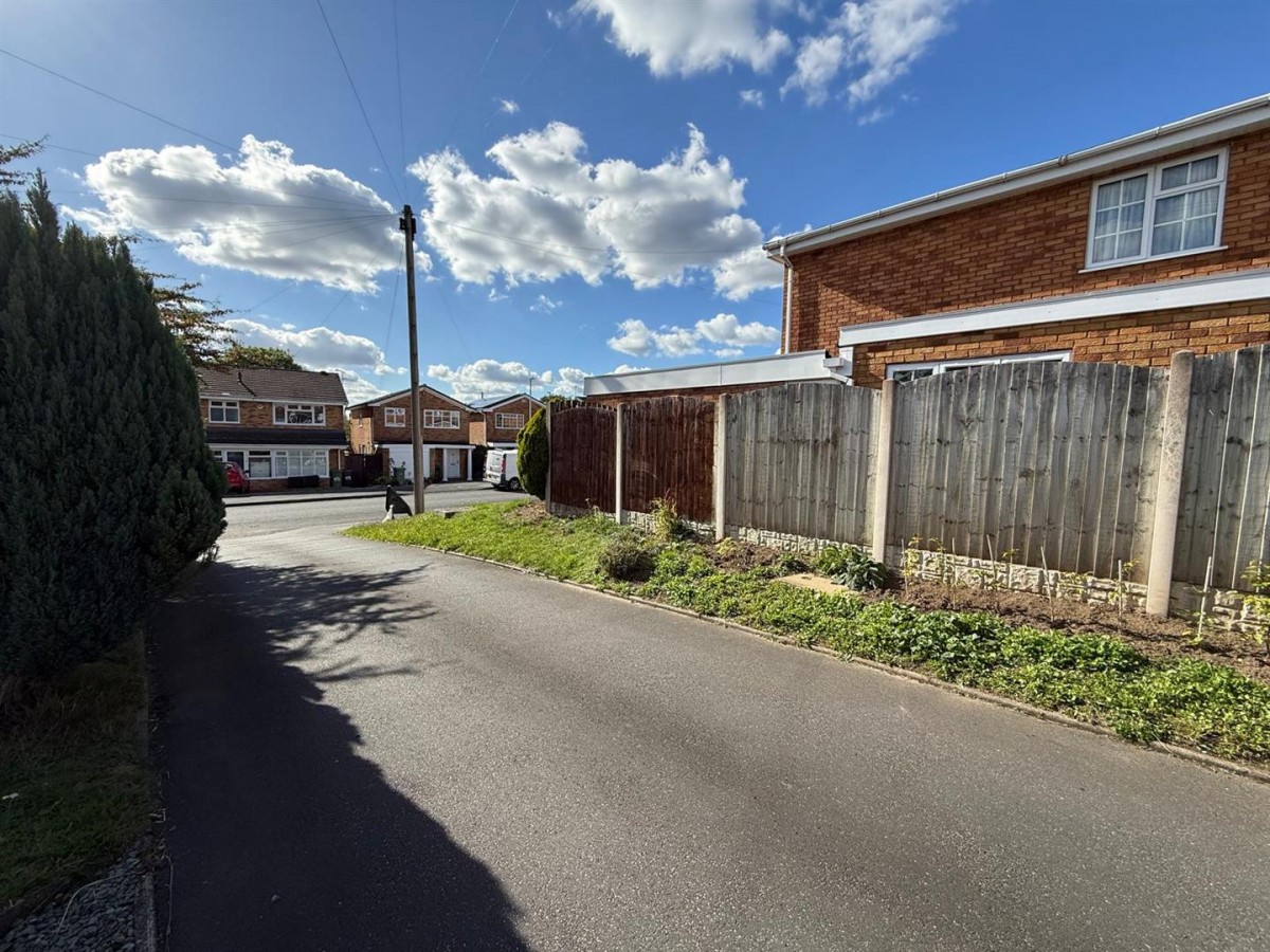 Hamilton Avenue, Halesowen, B62 8SJ