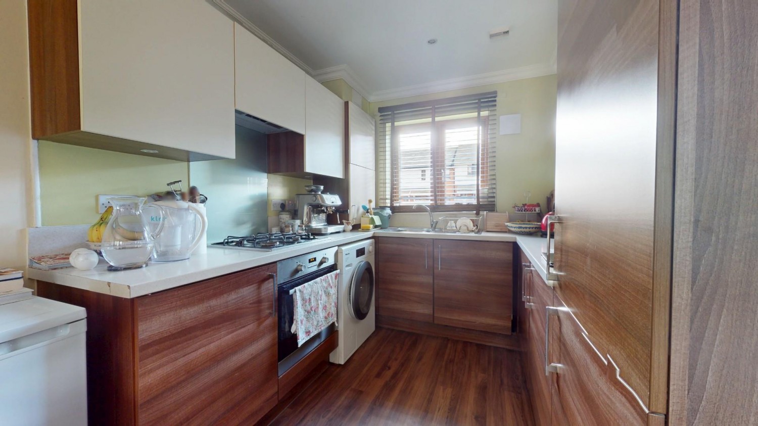 Christianfields Avenue, Gravesend