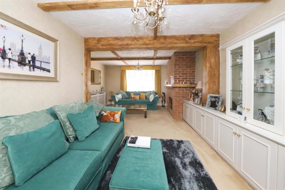 Carnarvon Drive, Hayes