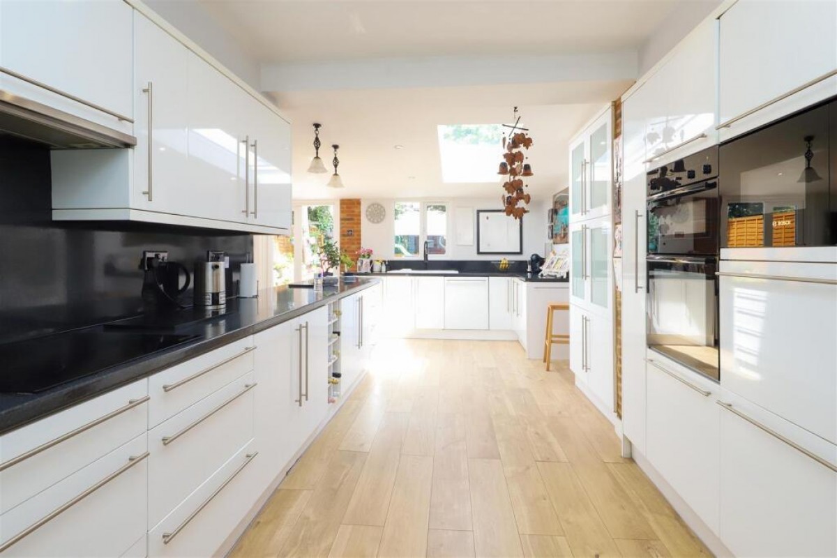 Carnarvon Drive, Hayes