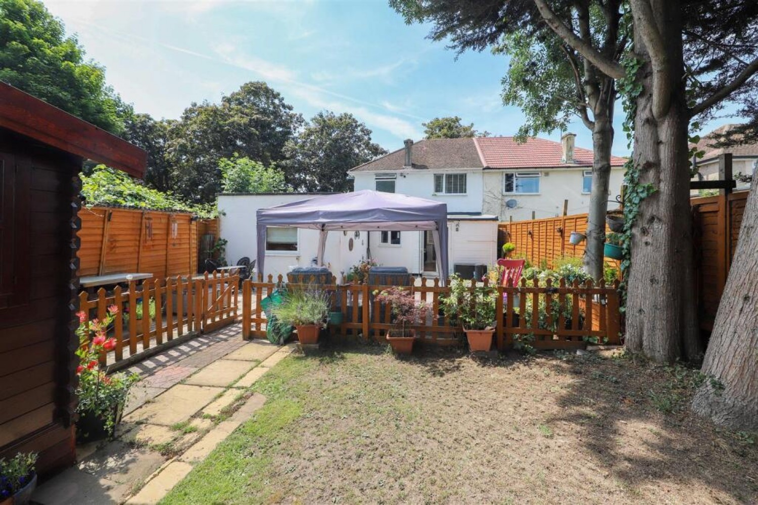 Carnarvon Drive, Hayes