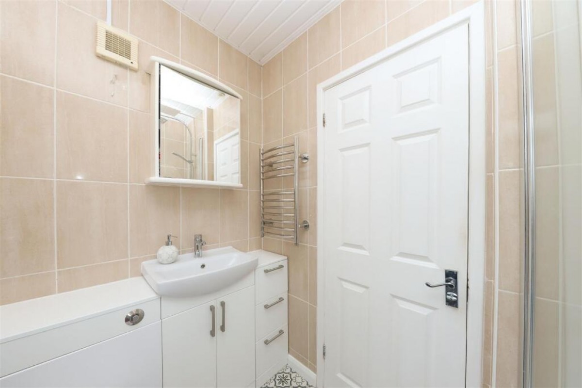 Carnarvon Drive, Hayes