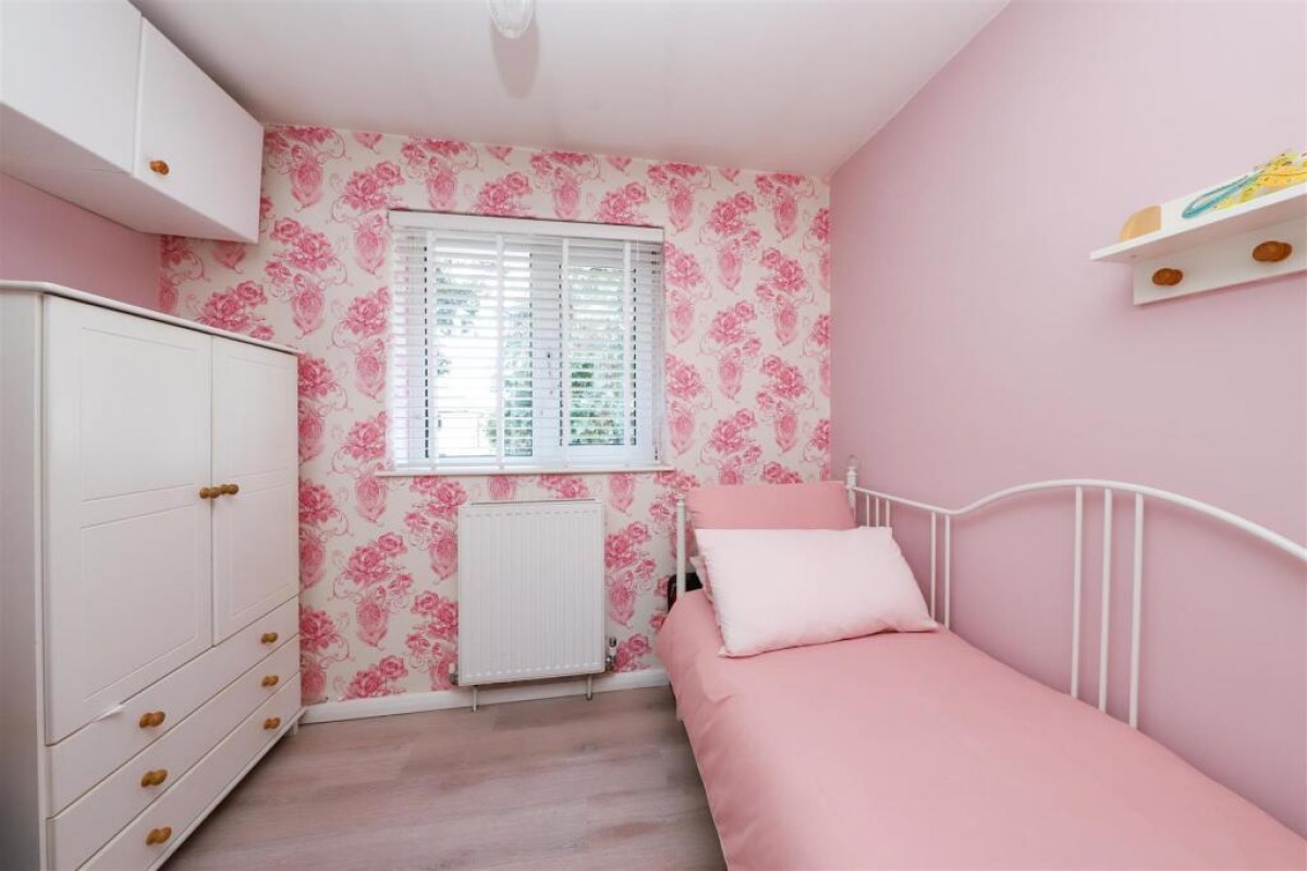 Carnarvon Drive, Hayes