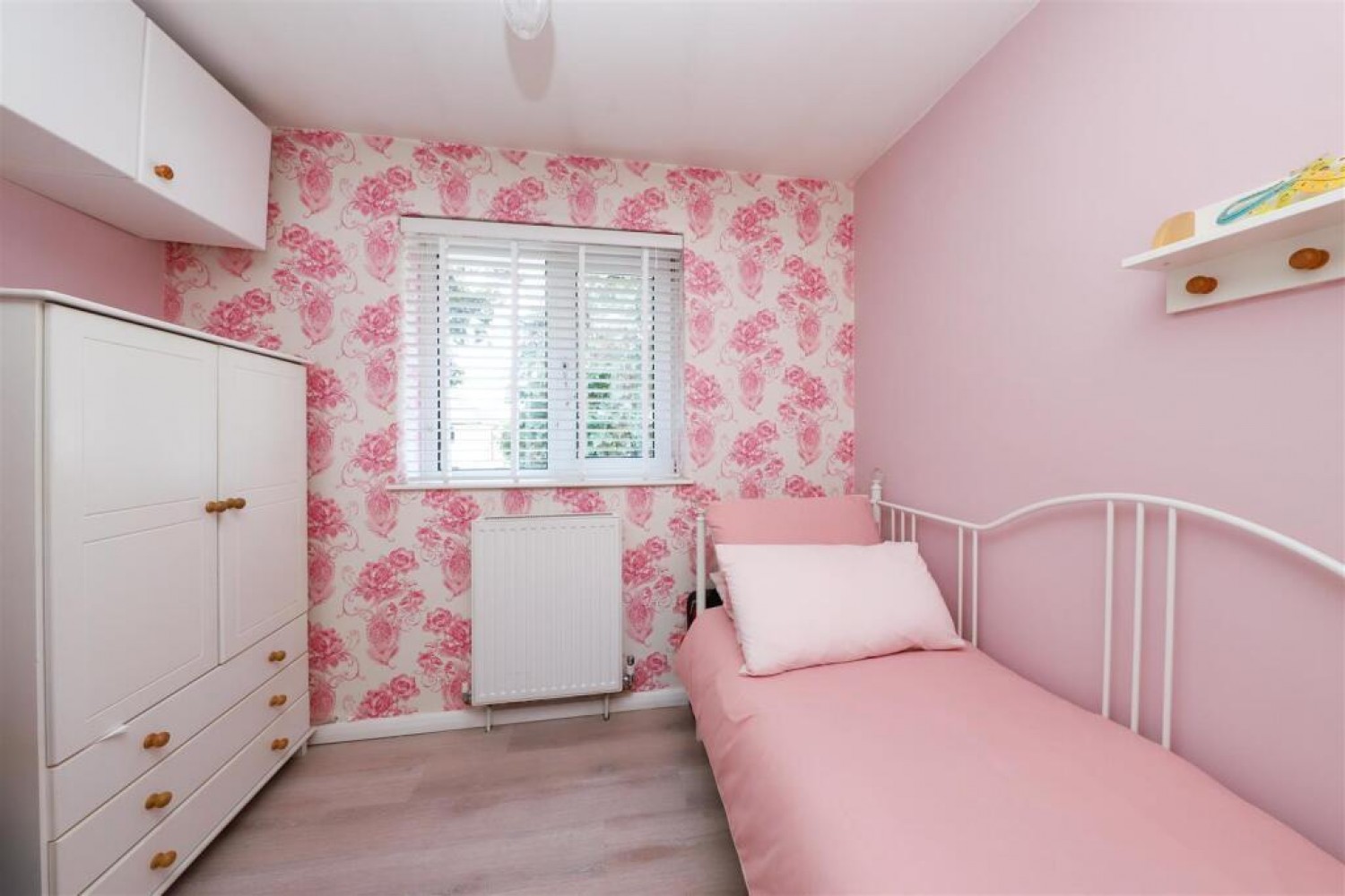 Carnarvon Drive, Hayes