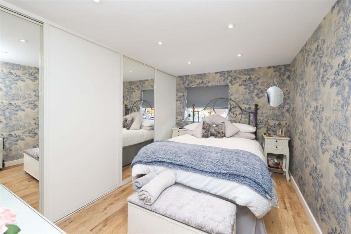 Carnarvon Drive, Hayes