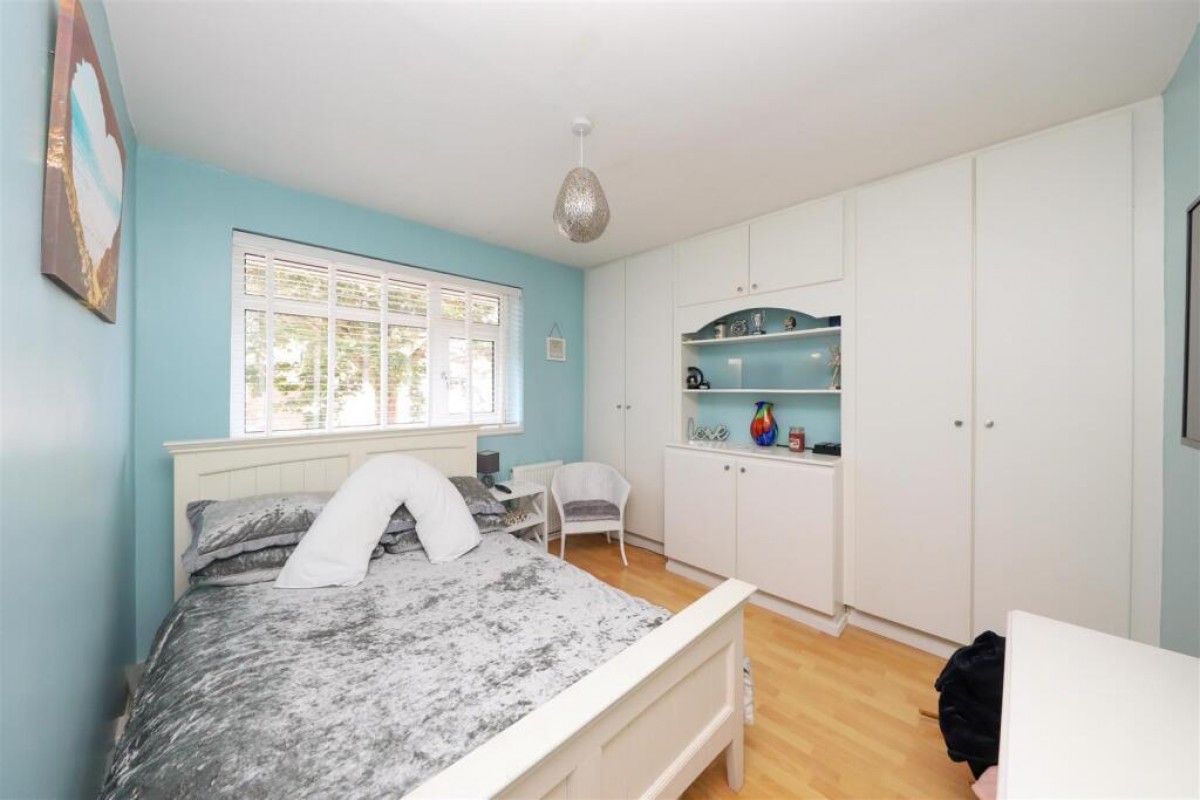 Carnarvon Drive, Hayes