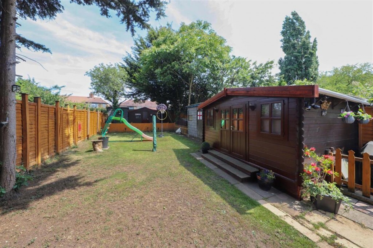 Carnarvon Drive, Hayes