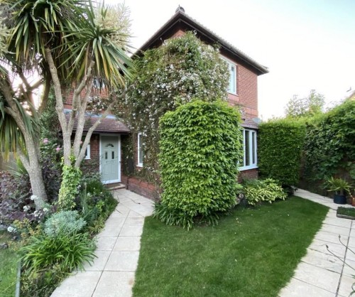 Barton Drive, Hamble, SO31 4RE