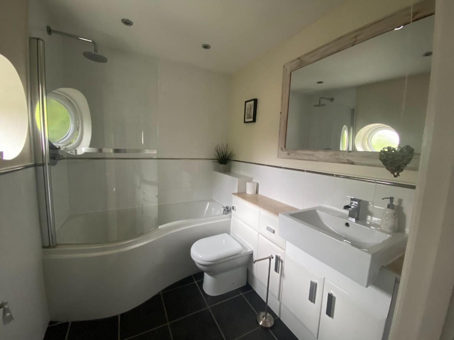 Barton Drive, Hamble, SO31 4RE