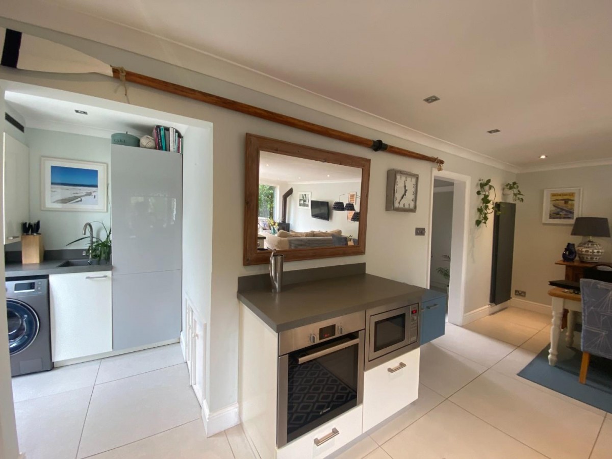 Barton Drive, Hamble, SO31 4RE