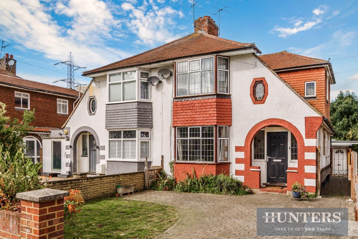 Brockenhurst Avenue, Worcester Park, KT47RG