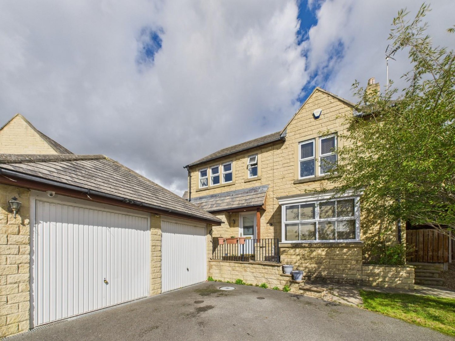 Paslew Court, East Morton, Keighley