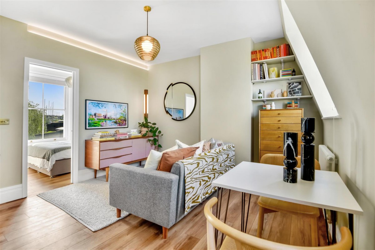 Nevill Road, London, N16