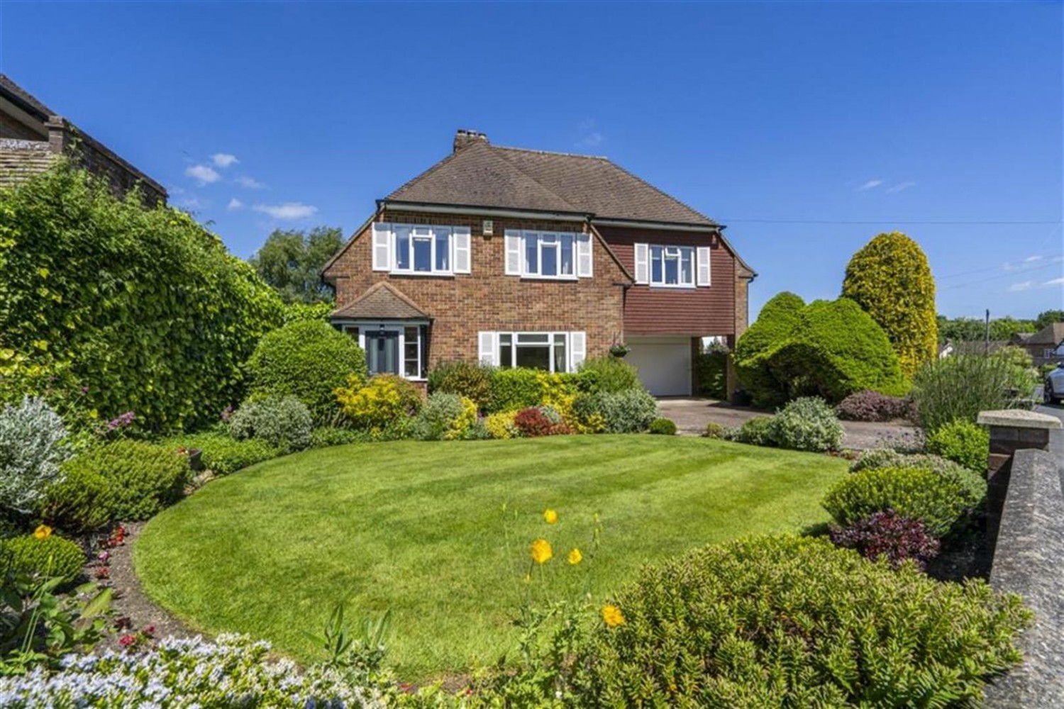 St. Leonards Road, Chesham Bois, Amersham, Buckinghamshire, HP6 6DT