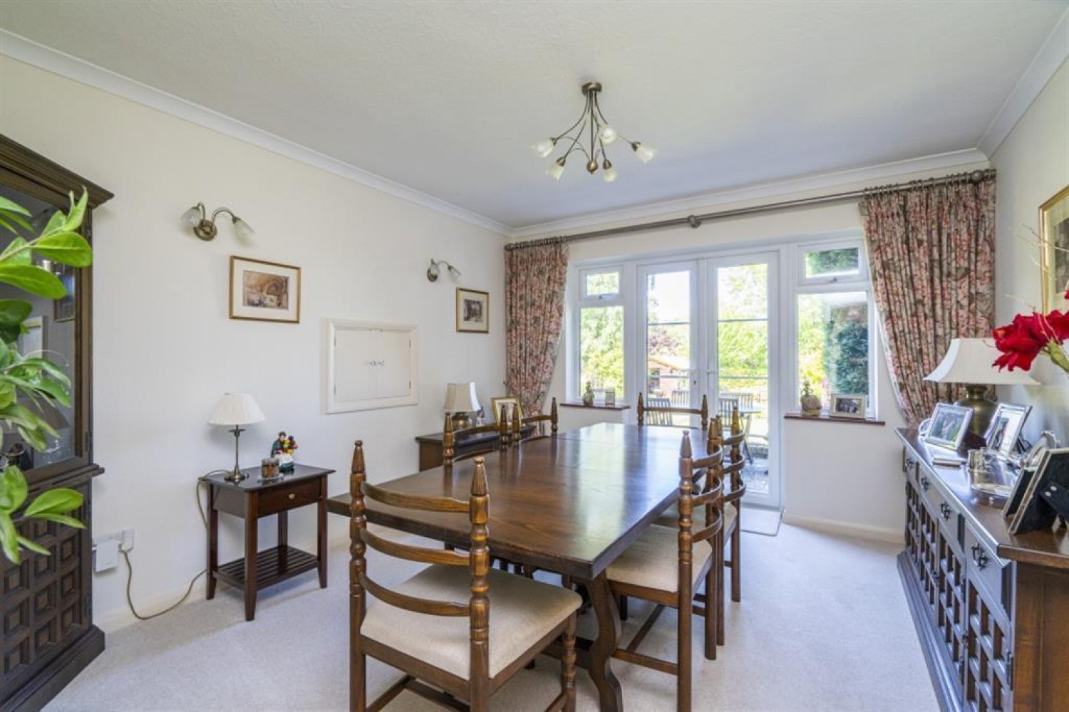 St. Leonards Road, Chesham Bois, Amersham, Buckinghamshire, HP6 6DT