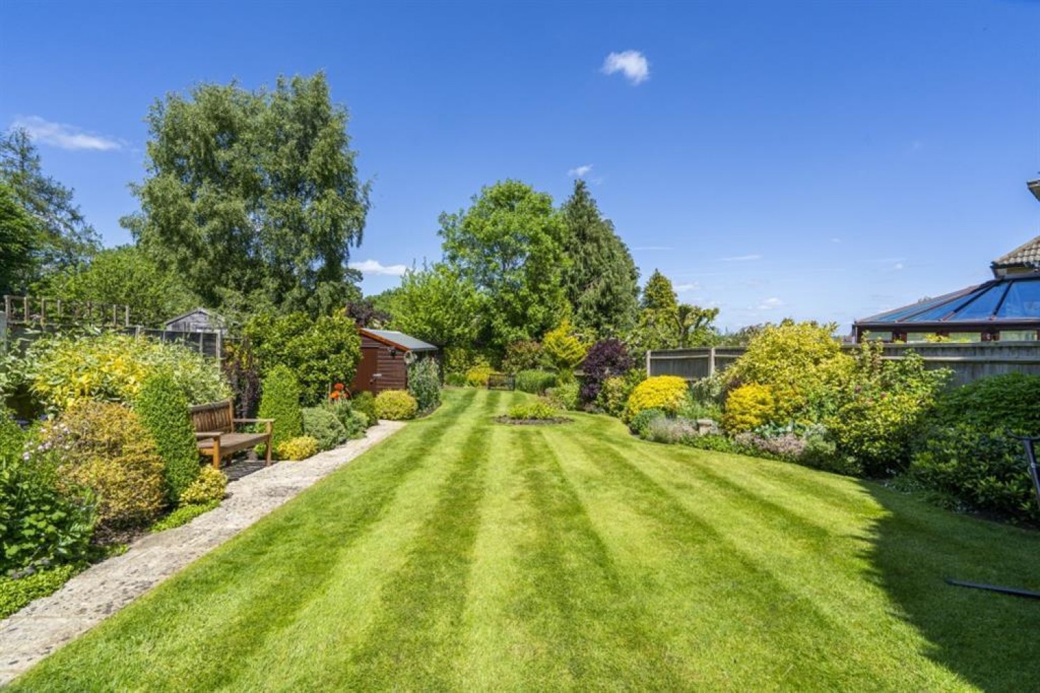 St. Leonards Road, Chesham Bois, Amersham, Buckinghamshire, HP6 6DT