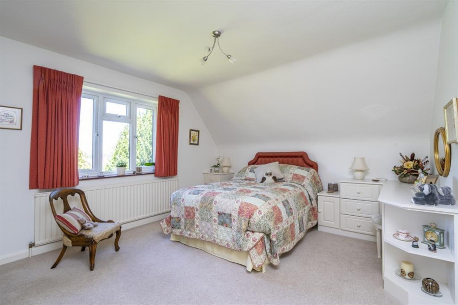 St. Leonards Road, Chesham Bois, Amersham, Buckinghamshire, HP6 6DT