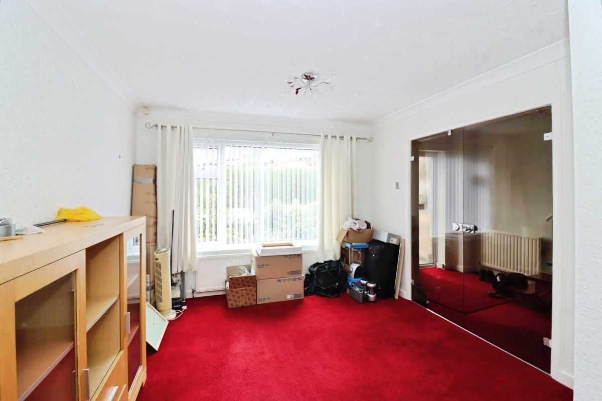 Smithfield Avenue, Hasland, Chesterfield, S41 0PS