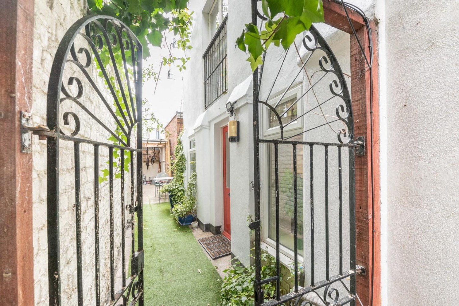 Hermit Place, London, Kilburn, NW6