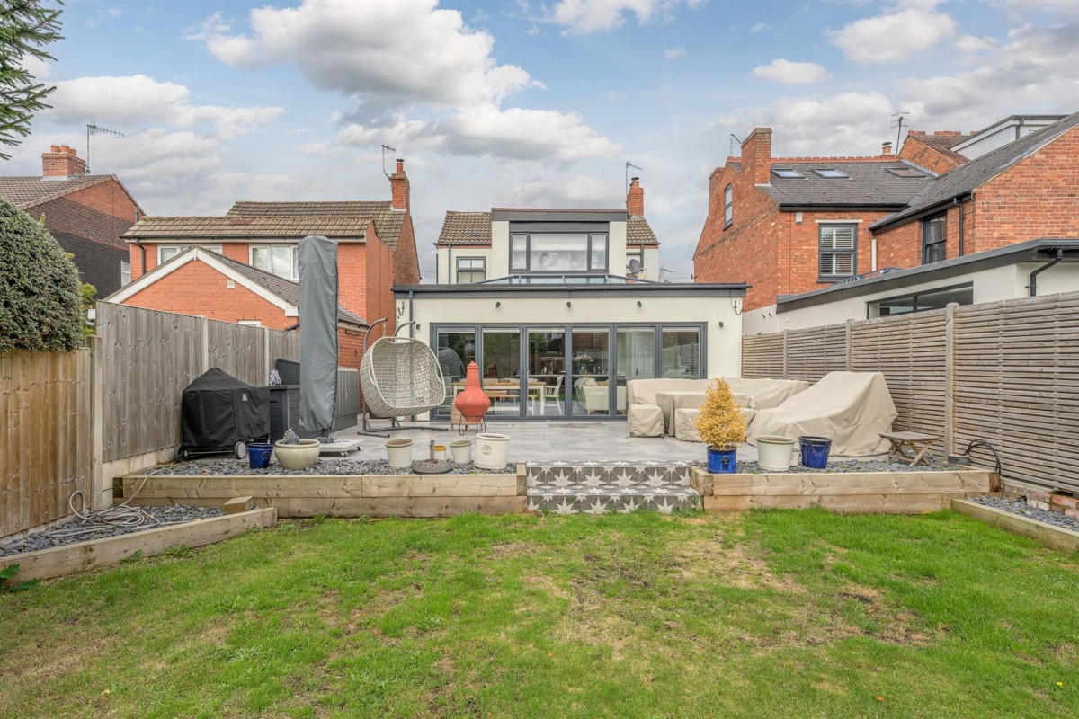 Lawn Street, Stourbridge, DY8 3UQ