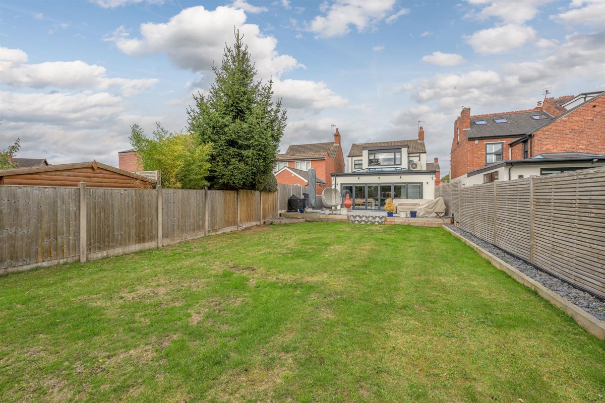 Lawn Street, Stourbridge, DY8 3UQ