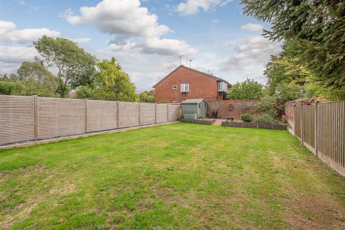 Lawn Street, Stourbridge, DY8 3UQ
