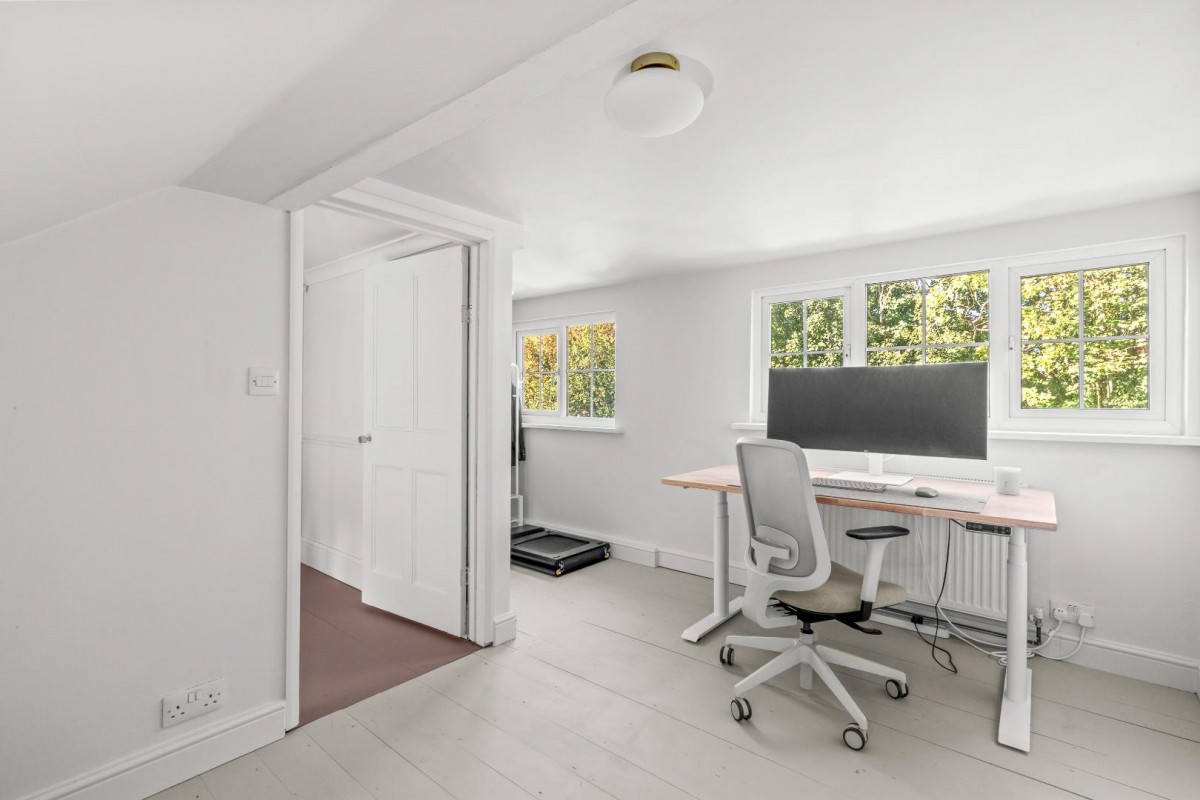 The Avenue, Amersham, Buckinghamshire, HP7 0AB