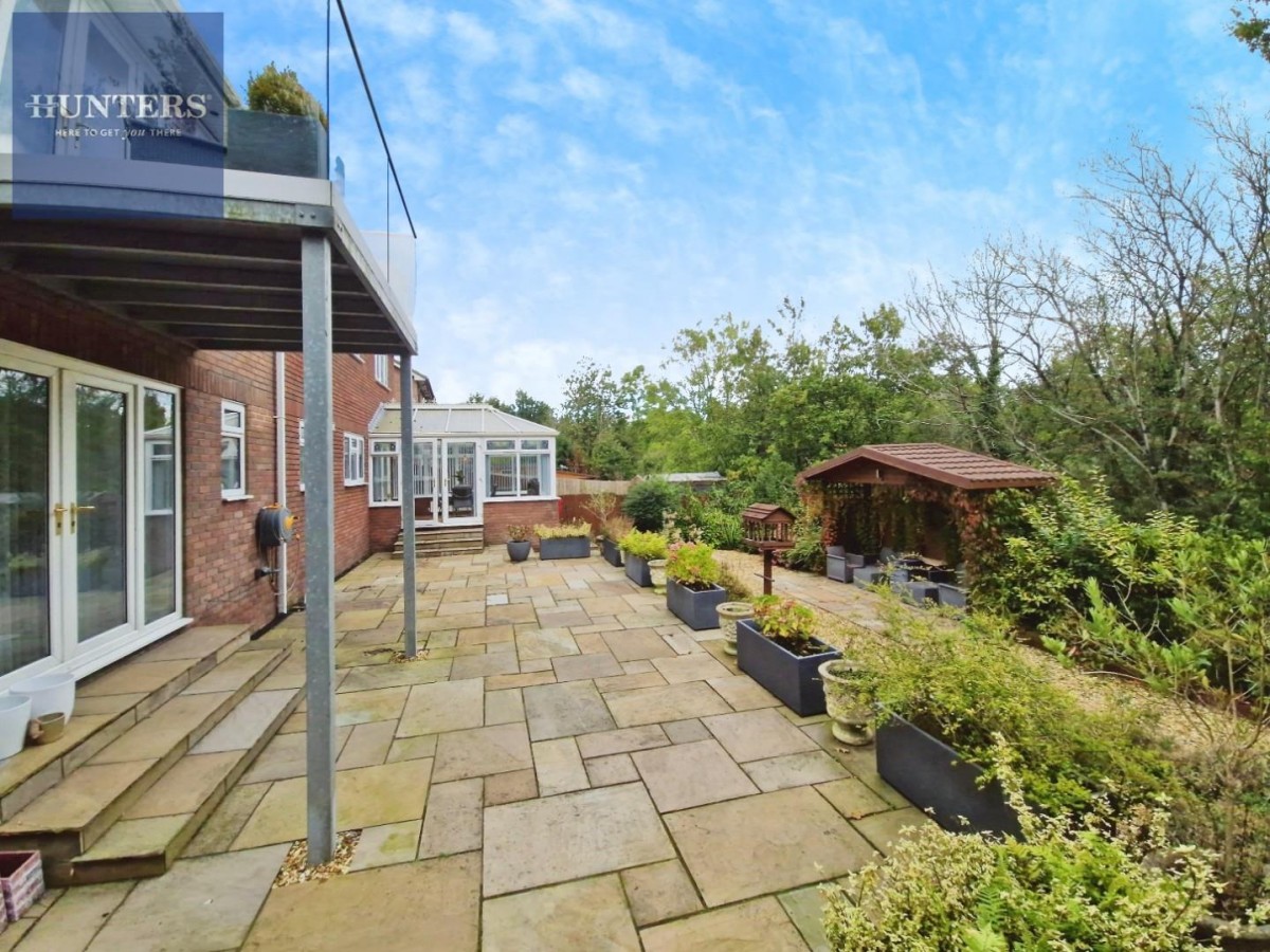 Clos Penglyn, Pencoed, Bridgend, CF35 6NX