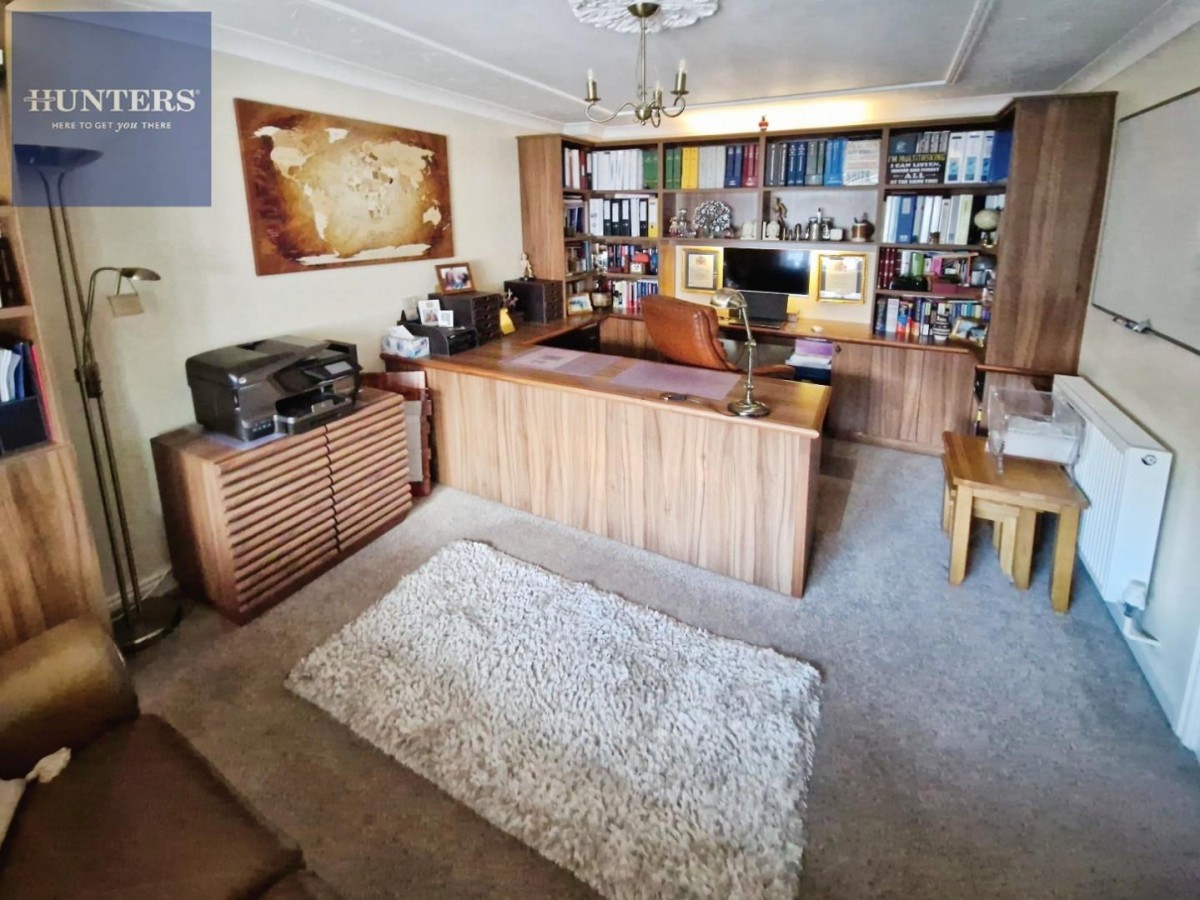 Clos Penglyn, Pencoed, Bridgend, CF35 6NX