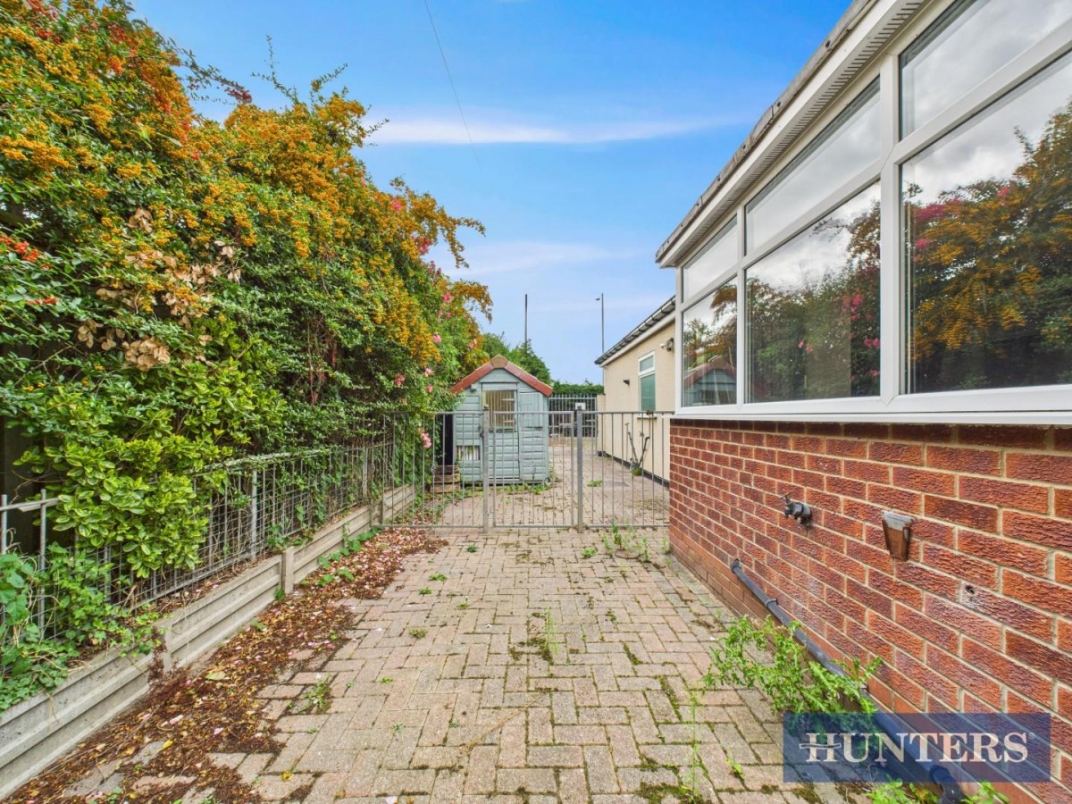 Beverley Road, Dunswell, Hull, HU6 0AD