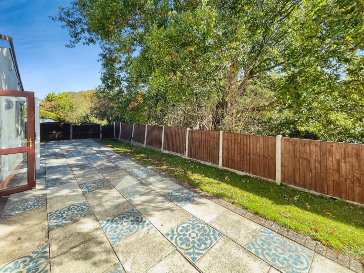 Fairways Drive, Little Sutton