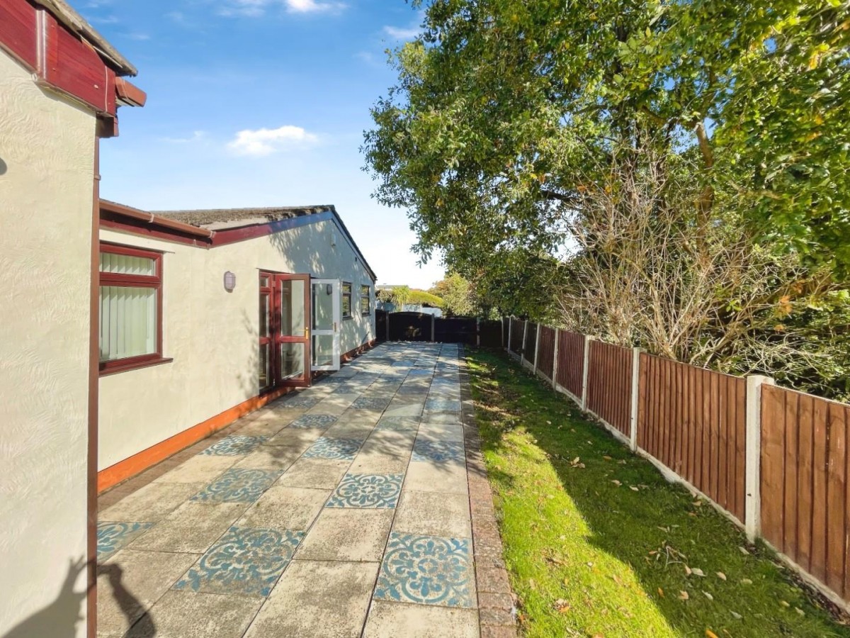 Fairways Drive, Little Sutton