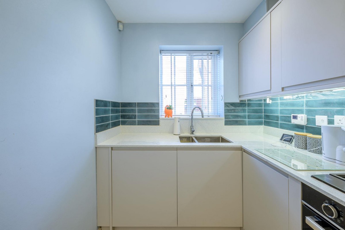 Stanham Close, Wombourne, WV5 9JL