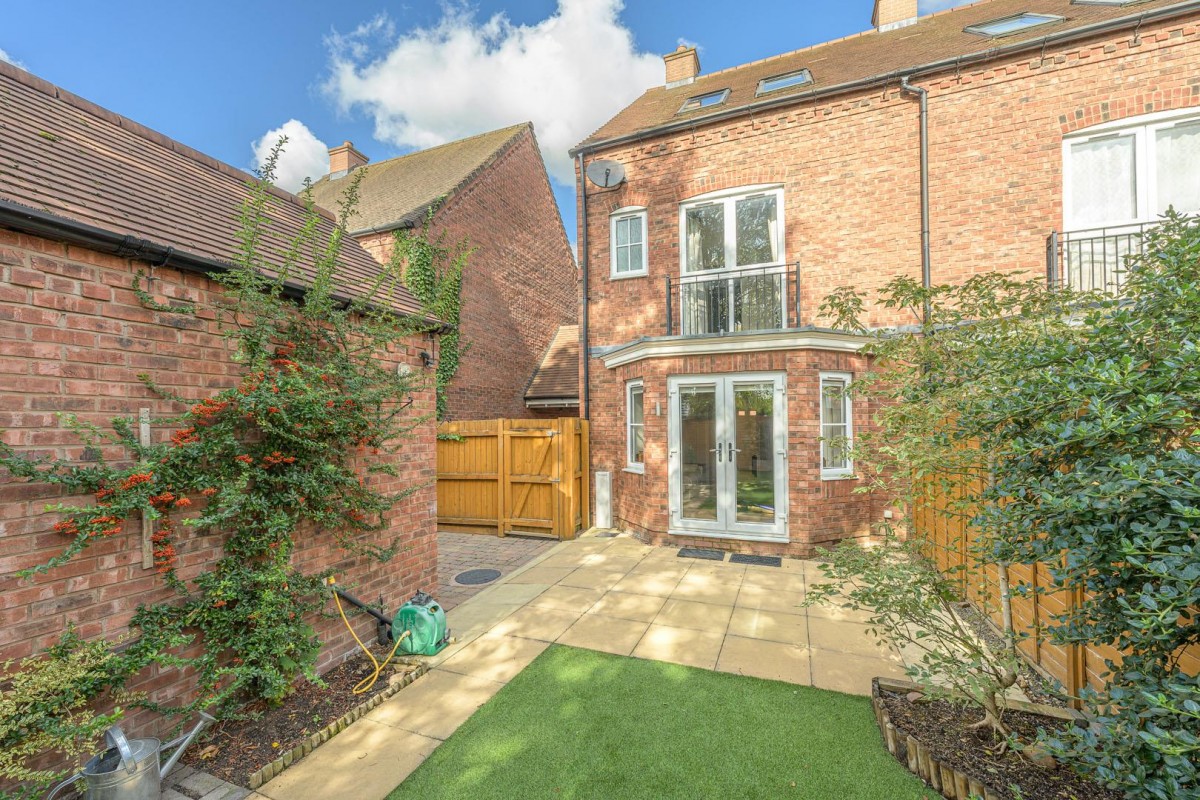 Stanham Close, Wombourne, WV5 9JL